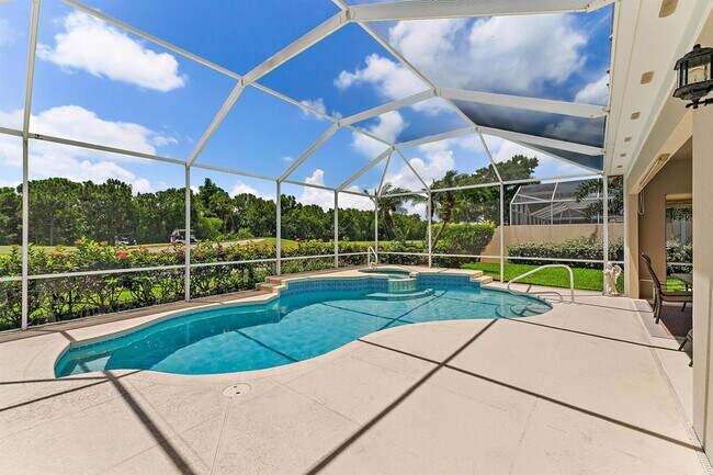 Building Photo - 8485 SE Palm Hammock Ln