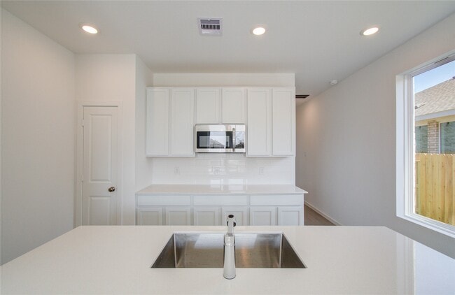 Building Photo - 26514 Foxtail Fern Dr