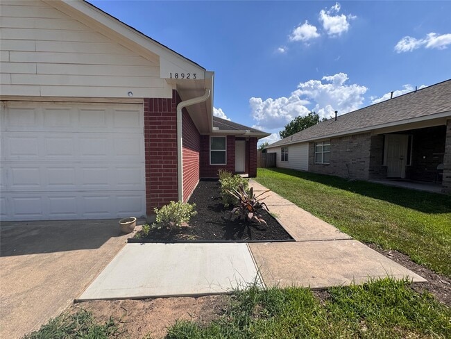 Building Photo - 18923 Larkspur Hills Dr