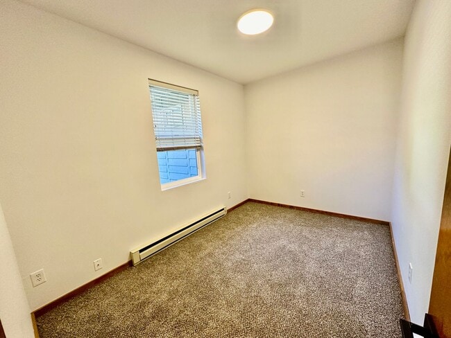 Building Photo - 1204 N Brooklane St