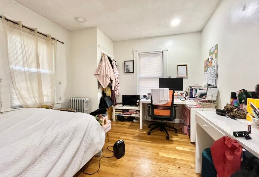 Building Photo - 12 Logan St