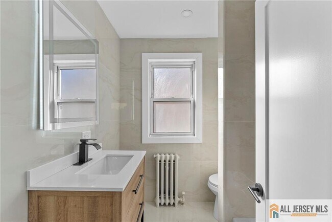 Building Photo - 1608 Brunswick Ave