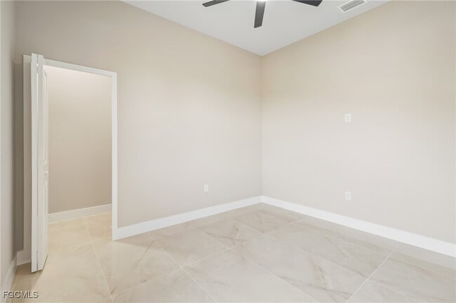 Building Photo - 2606 25th St SW