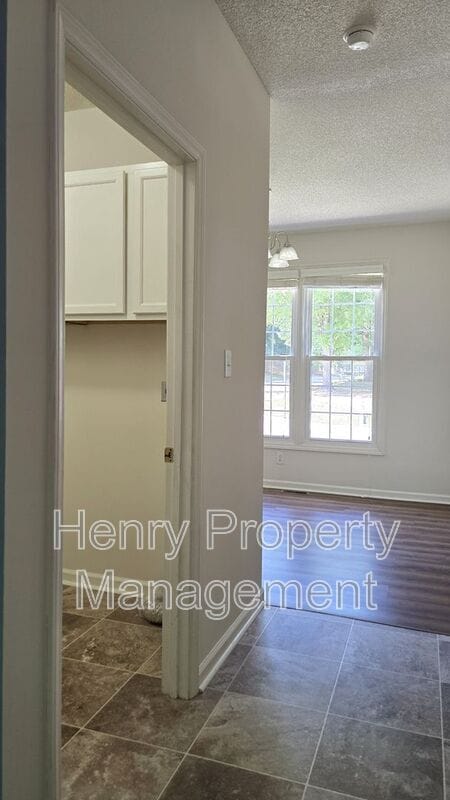 Building Photo - 100 Mint Hill Dr