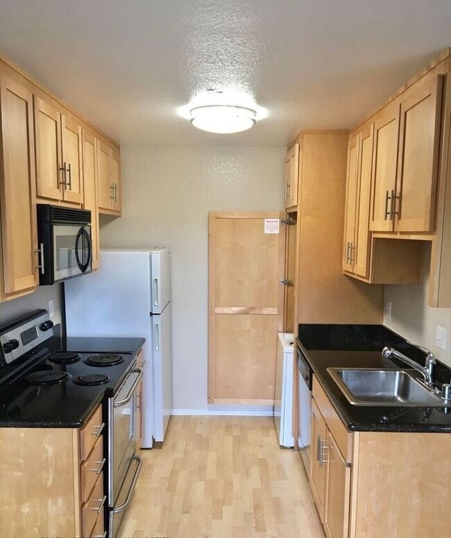 Building Photo - 1 bed 1 bath Condo in Benicia -- COMING SO...