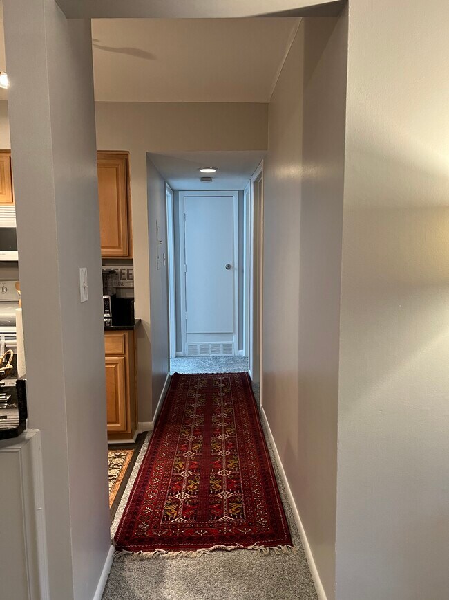 Building Photo - 5803 Royal Ridge Dr