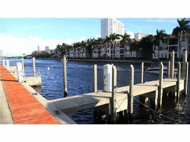 Building Photo - 2950 NE 188th St