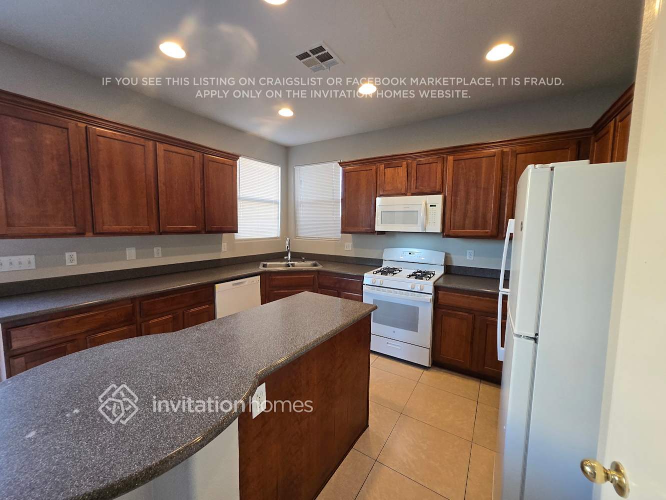 Building Photo - 3964 Chasing Heart Way