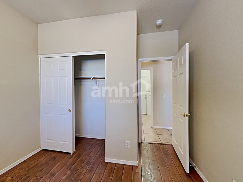 Building Photo - 17514 W Ocotillo Ave