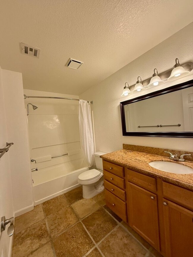 Building Photo - 164 Eastridge Dr