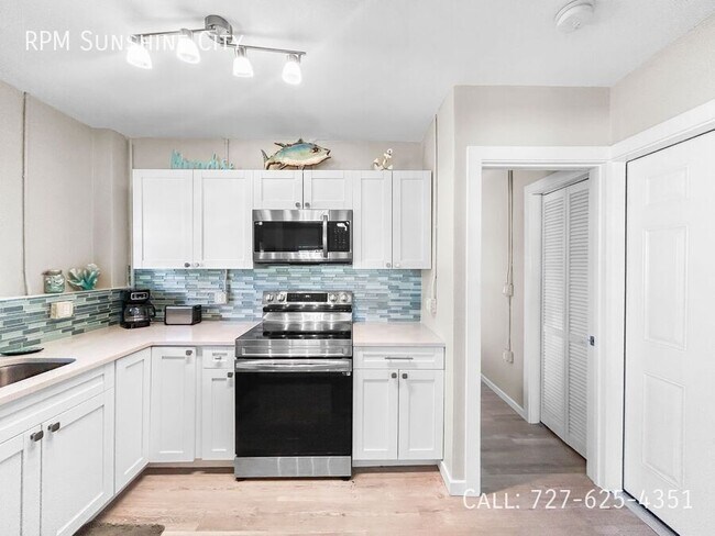 Building Photo - 14135 Palm St