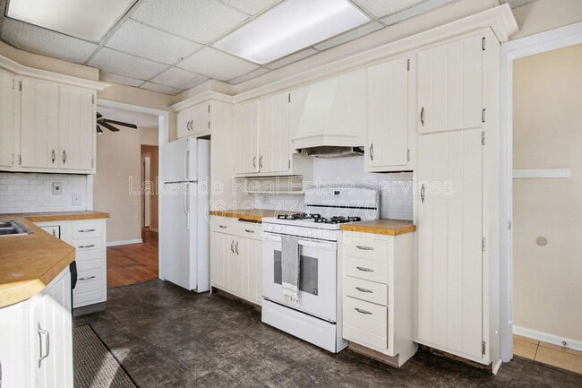 Building Photo - 1421 Ball Ave NE