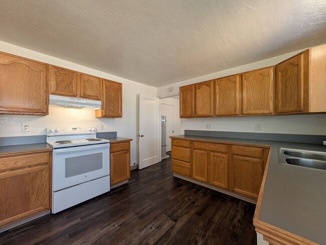 Building Photo - Great 3-Bedroom, 1-Bath Home In Springfield!