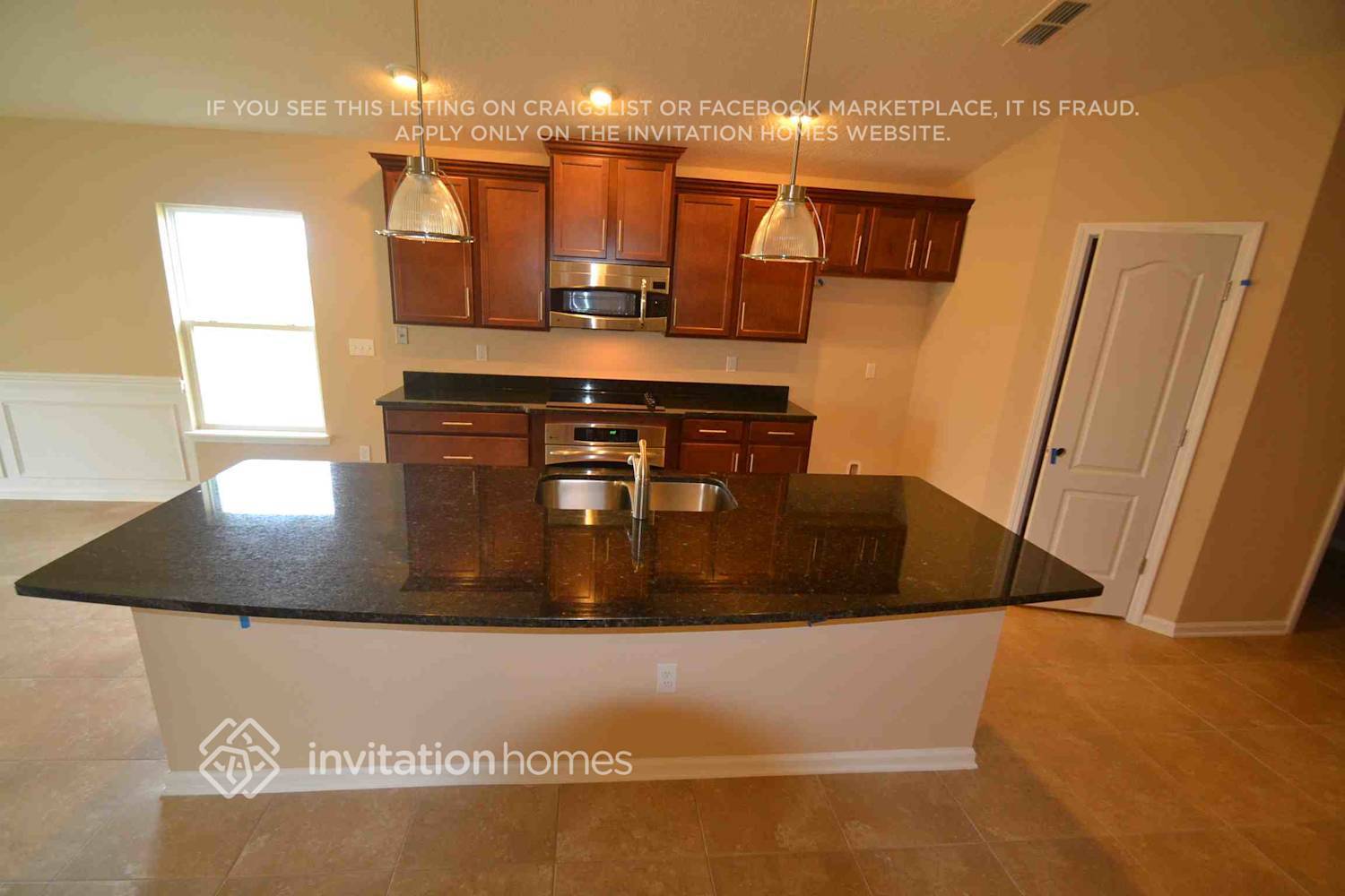 Building Photo - 313 N Bellagio Dr
