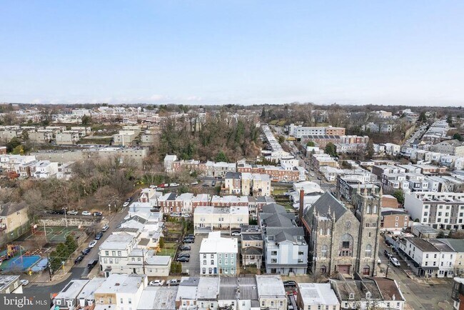 Building Photo - 3869 Terrace St