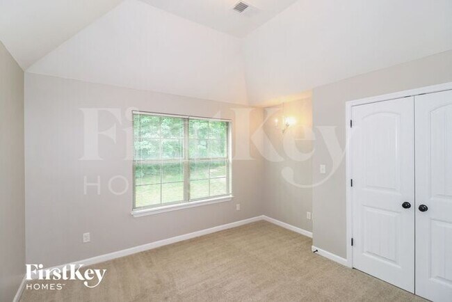 Building Photo - 25 Garden Springs Dr
