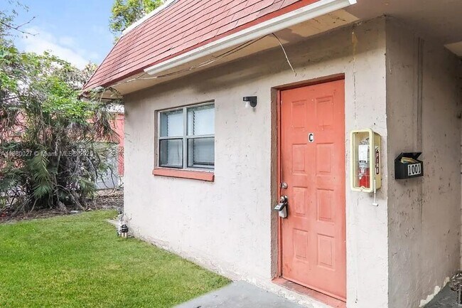 Building Photo - 1001 SW 80th Ave