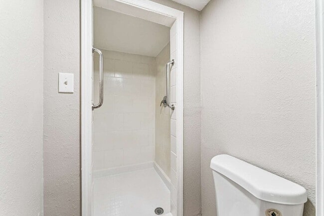 Building Photo - Charming 2 Bedroom, 2 Bath with Extra Loft Space Available Now!