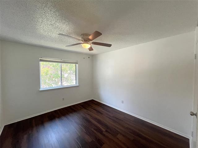 Building Photo - 2805 Meadow Park Dr