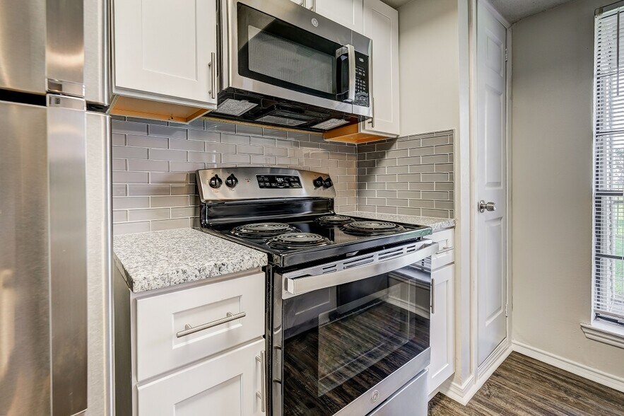 Peppertree Apartment Homes 1000 Robley Dr Lafayette LA 70503