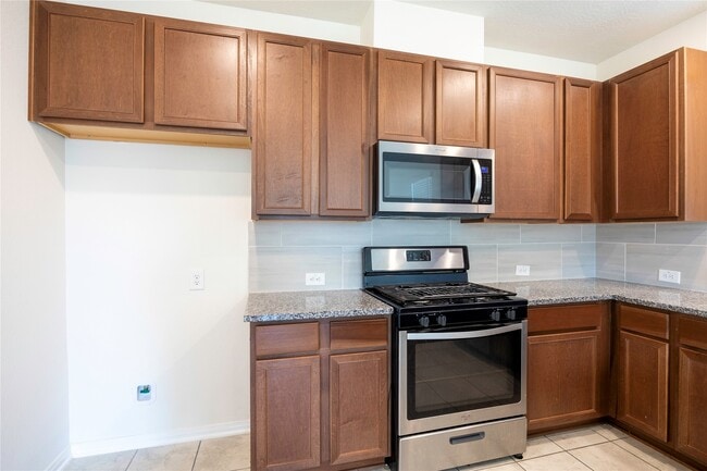 Building Photo - 702 Hardwood Grv Ct