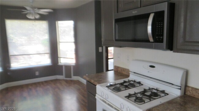 Building Photo - 5608 Crimson Ridge Dr