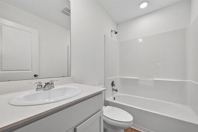 Building Photo - 9007 Estes Lks Dr