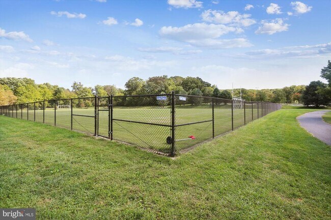 Building Photo - 13950 Estuary Dr