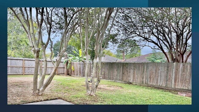 Building Photo - 439 Woodrail Dr
