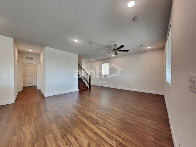 Building Photo - 2725 Fierce Star Ave
