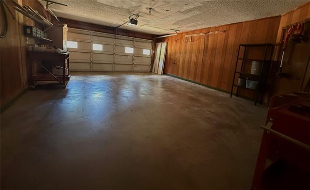Building Photo - 3005 Anthony Dr