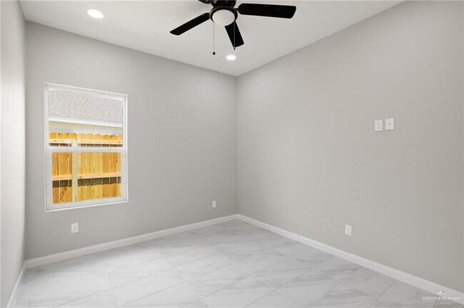 Building Photo - 29 Las Vistas Ln