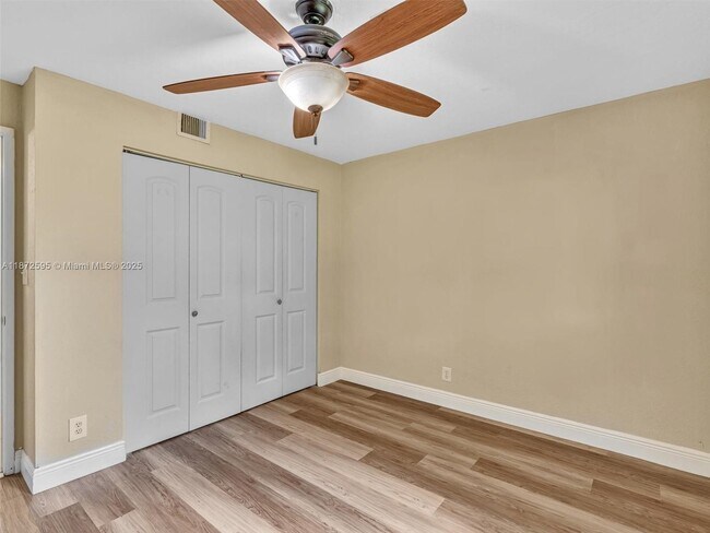 Building Photo - 612 Gardens Dr
