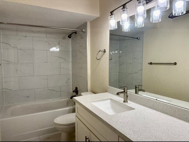 Building Photo - 2725 42nd St