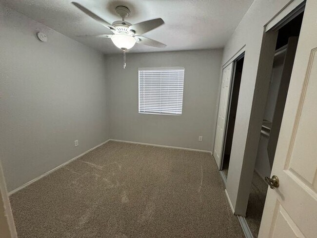 Building Photo - Glendale 4br With Pool