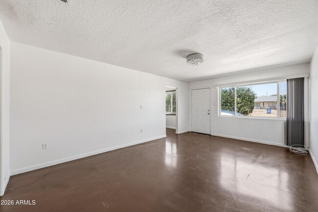 Building Photo - 4326 N 13th Pl