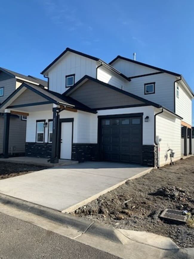 Building Photo - Brand new construction