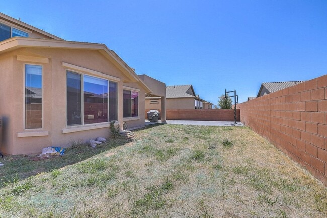 Building Photo - 6113 Oldenberg Dr SE