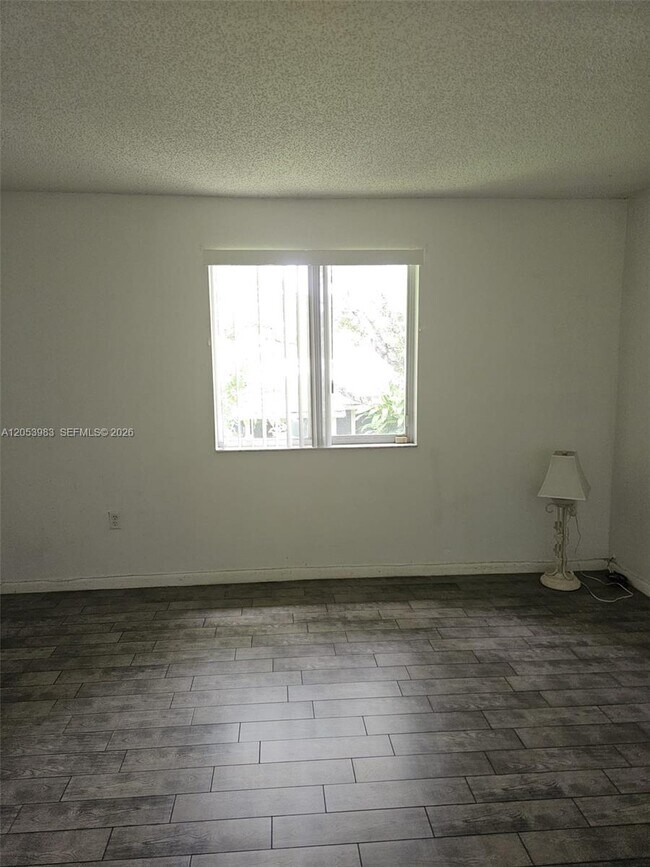 Building Photo - 15721 SW 137th Ave