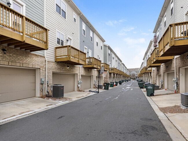 Building Photo - 9533 Ainslie Downs St