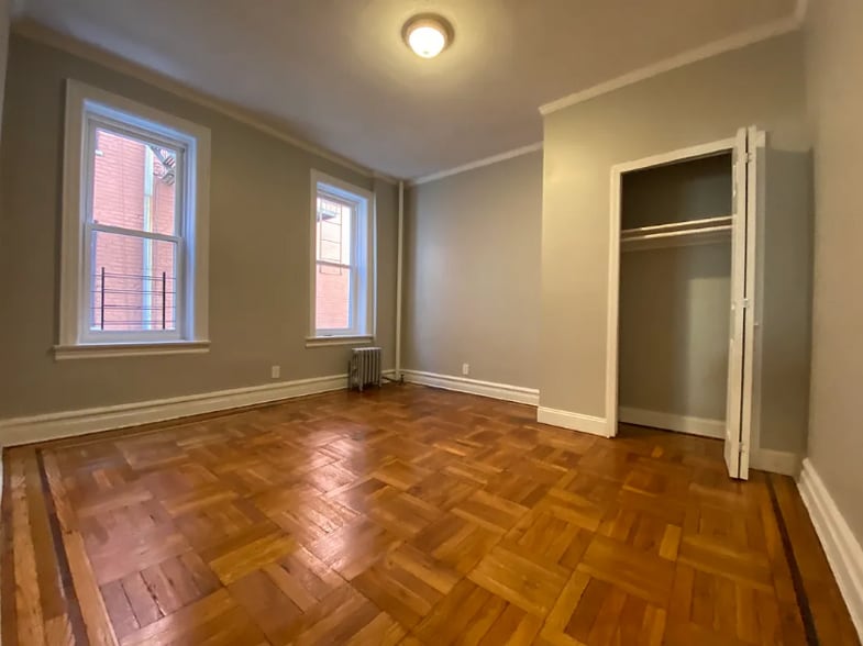 Primary Photo - 90 E 52nd St