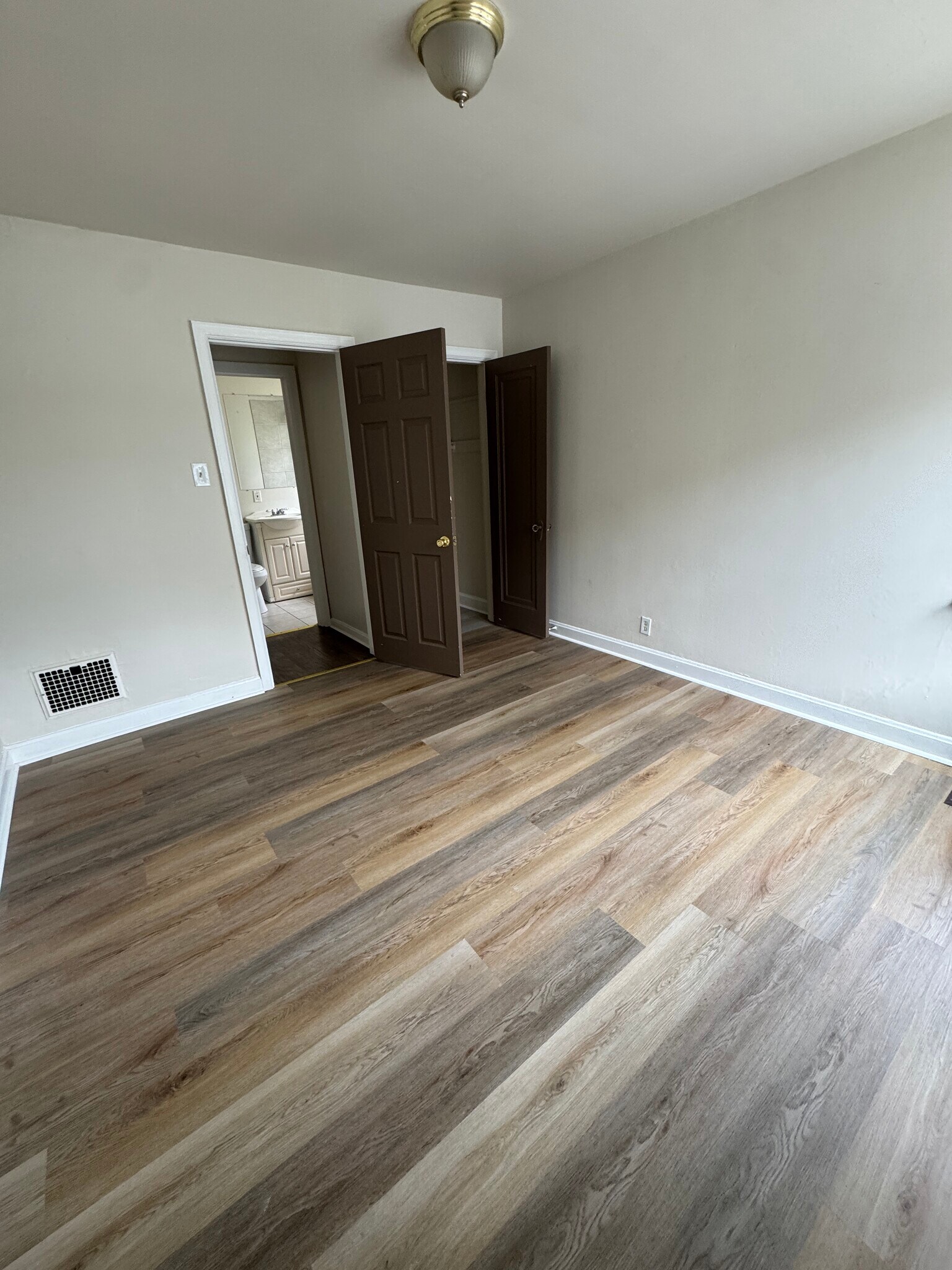 Bedroom - 1280 Section Rd