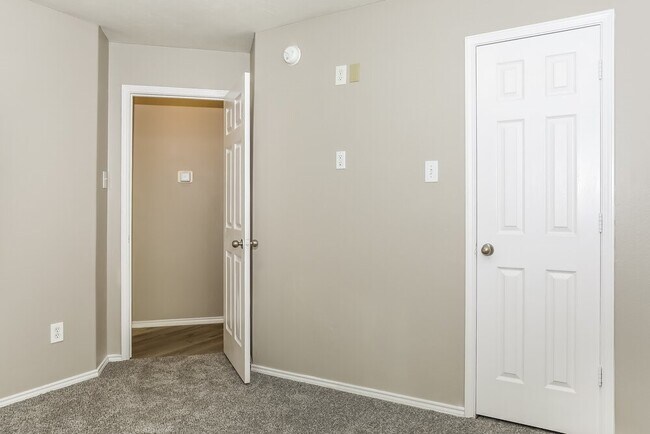 Building Photo - 7407 Blossommist Ln