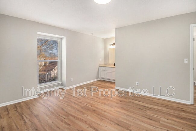 Building Photo - 3500 NE 72nd Terrace