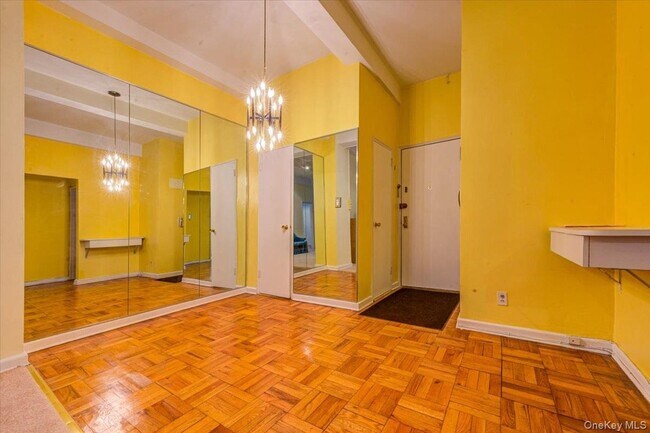 Building Photo - 102-55-102-67 67th Dr