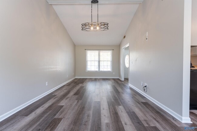 Building Photo - 107 Bridgestone Dr NE