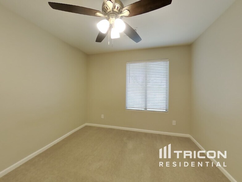 Building Photo - 34780 N Barzona Trail