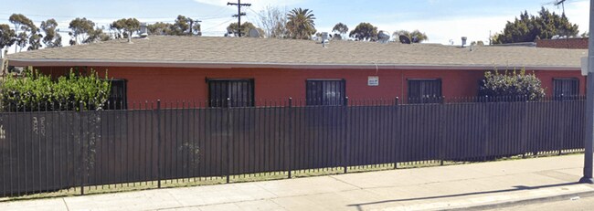 Floorplan - 10108 S Figueroa St