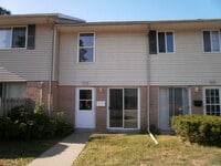 Building Photo - 3406 Kenbrooke Ct