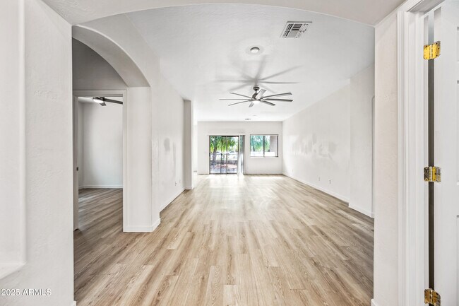 Building Photo - 1704 S 79th Glen